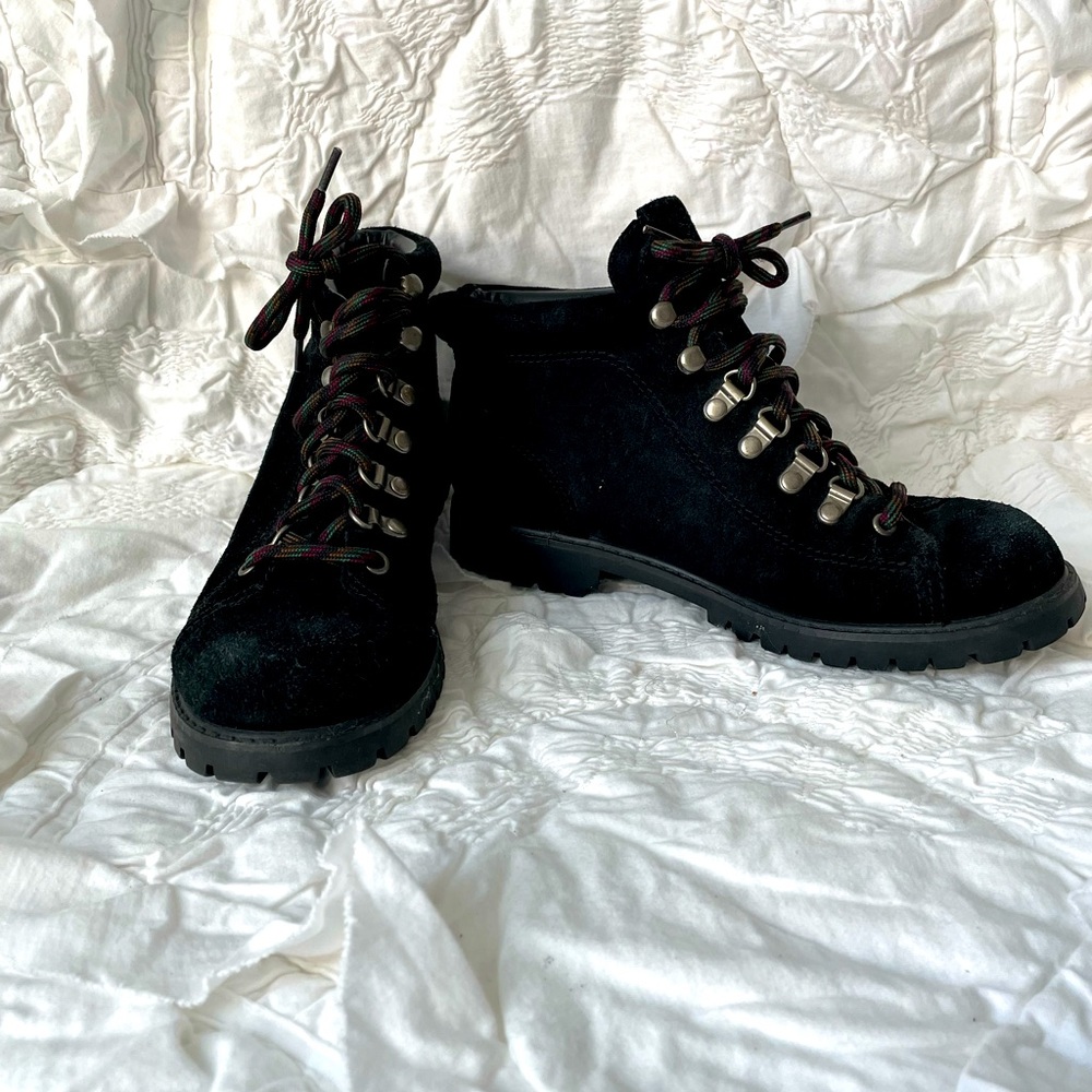 GH Bass & Co. Women’s size 7.5 black lace up boots.